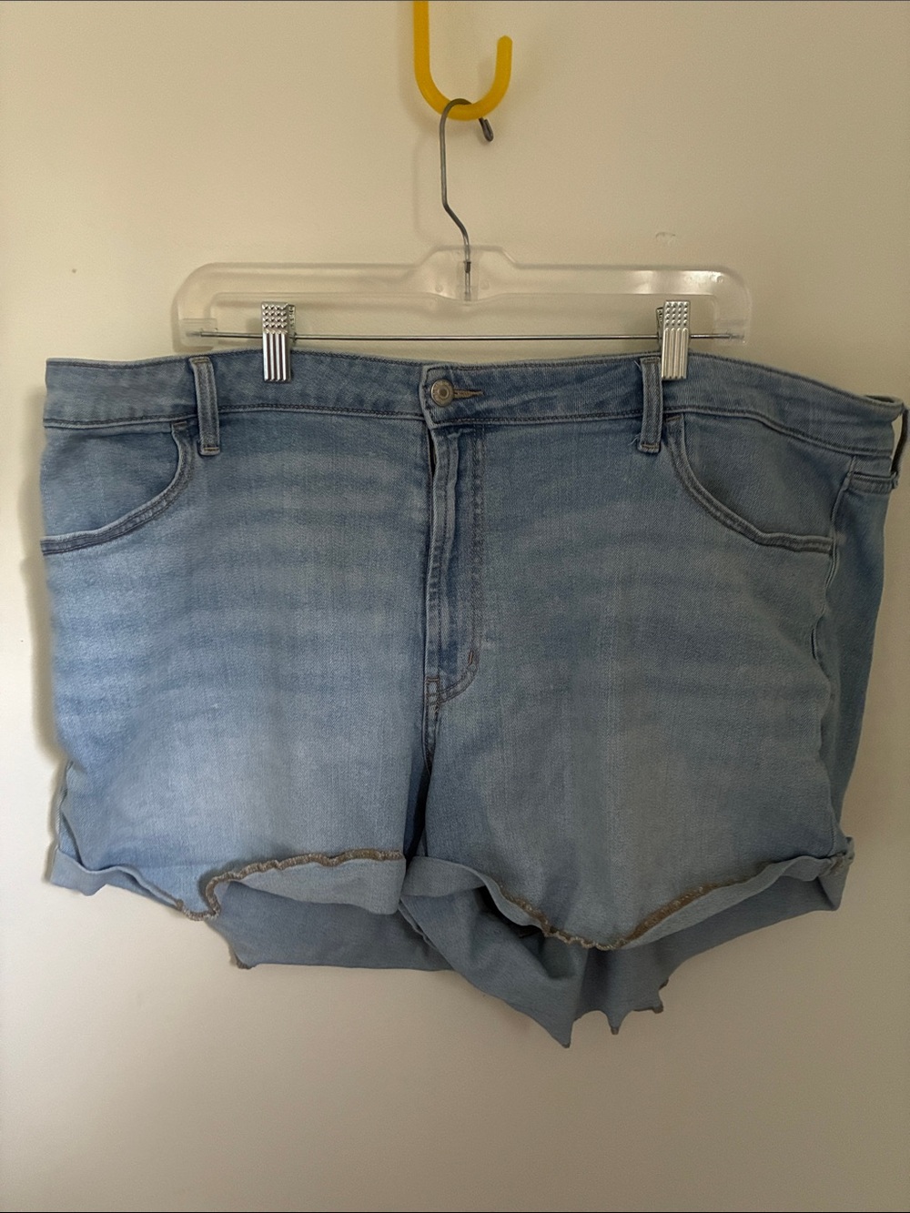 Old Navy High-Rise Wow Denim Shorts Light Wash Cuffed Plus Size 24